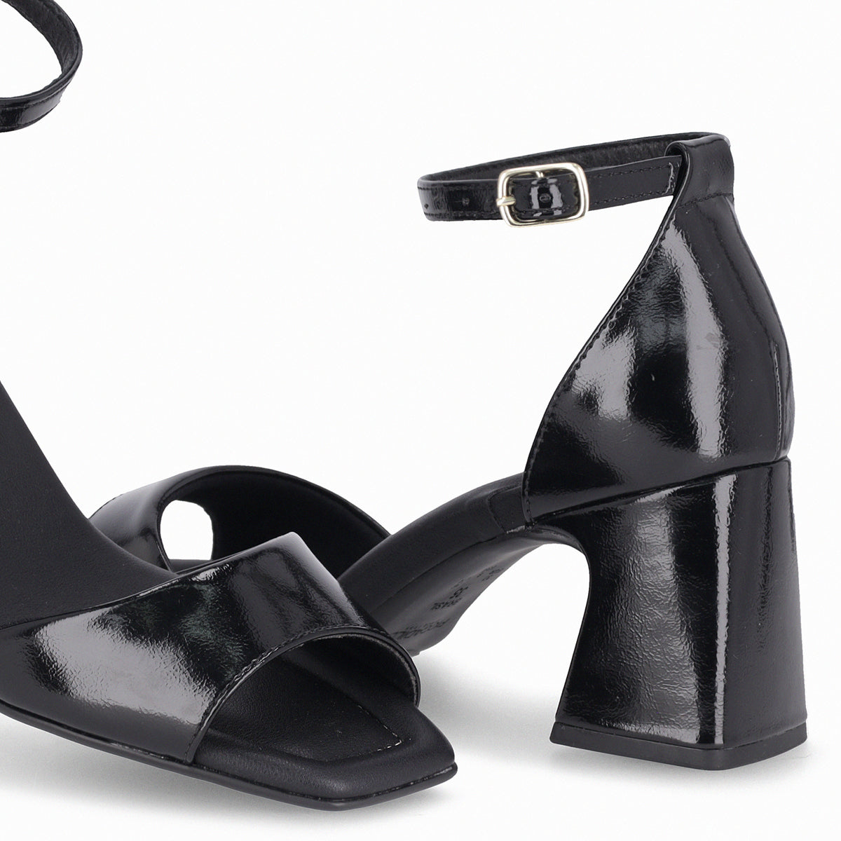 Sandalia Mujer Negro/Charol Flavia Piccadilly