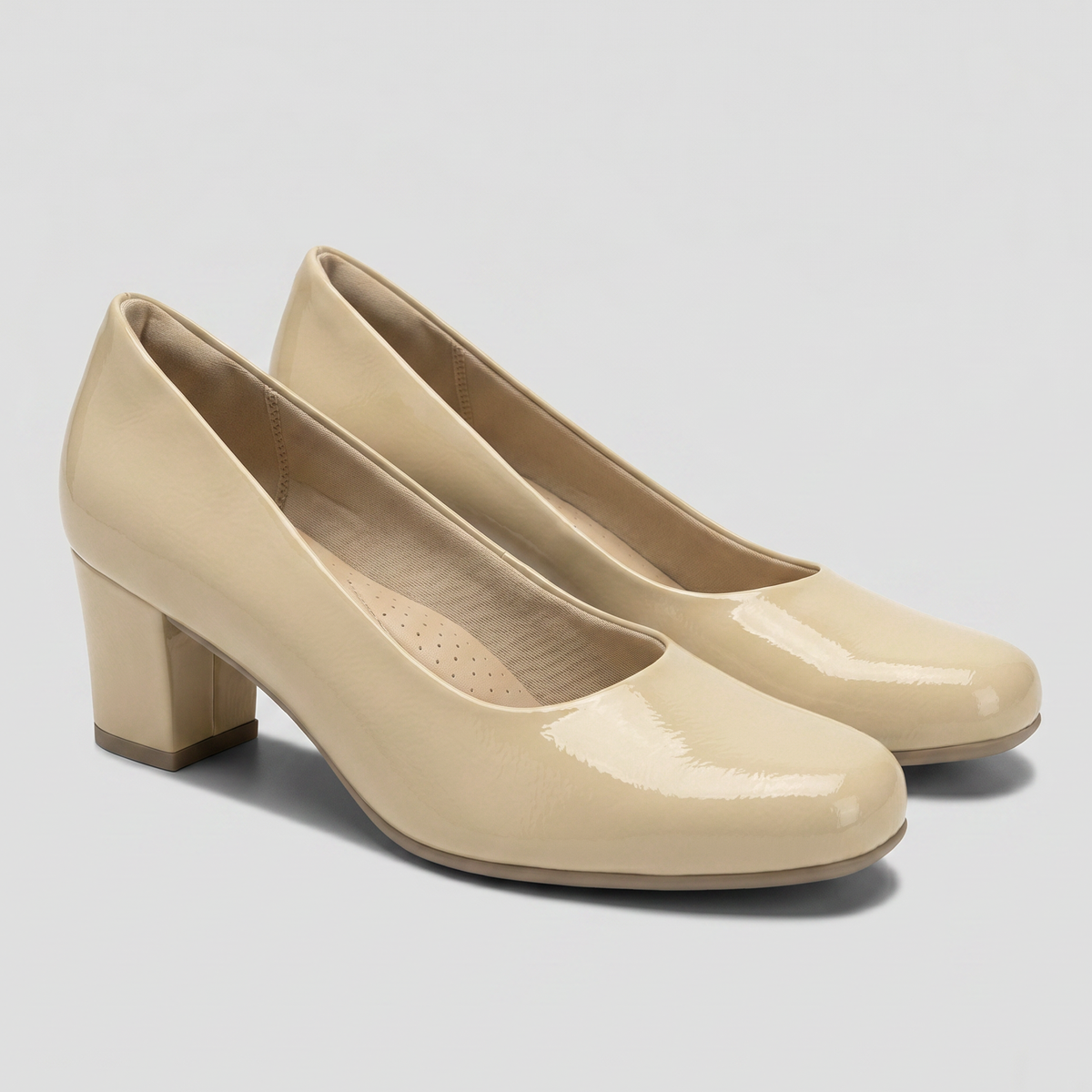 Zapato Mujer Vainilla/Charol Laura Piccadilly