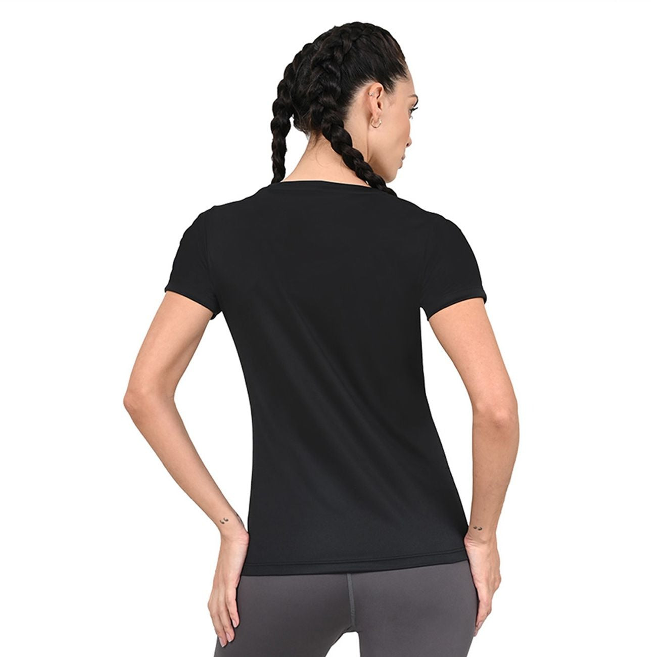 POLERA ESSENTIAL MANGA CORTA NEGRA MUJER