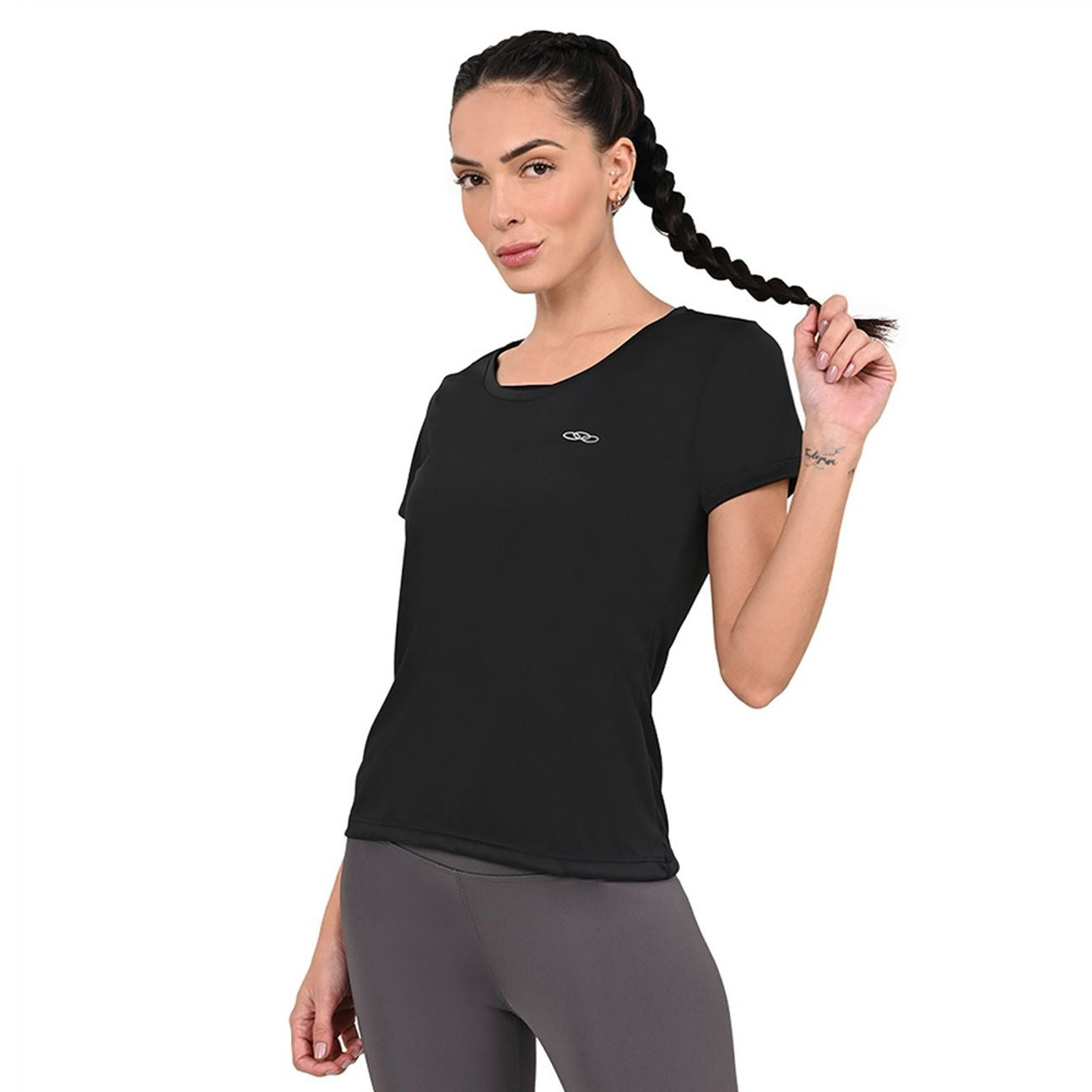 POLERA ESSENTIAL MANGA CORTA NEGRA MUJER