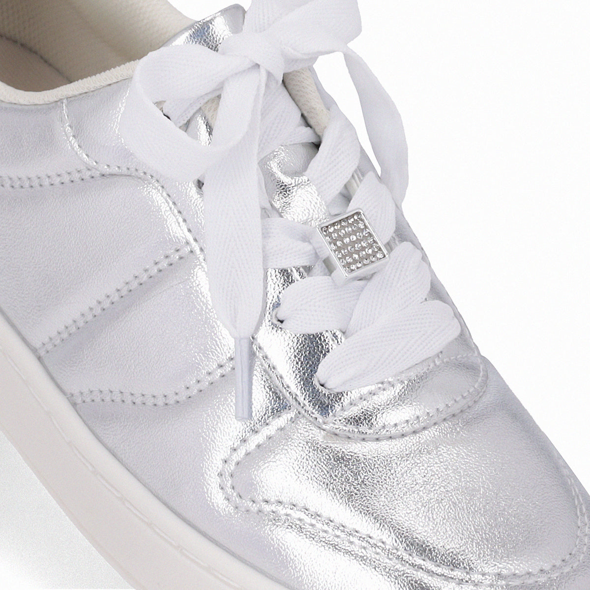 Zapatilla Mujer Plata  Beta Piccadilly