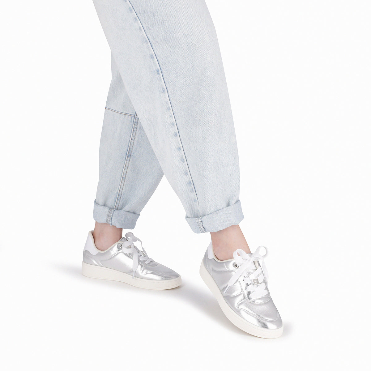 Zapatilla Mujer Plata  Beta Piccadilly